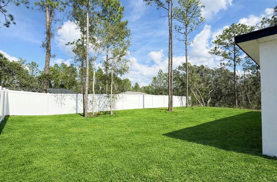 Exterior details and patio area of a home in , Citrus Springs (Image 27).