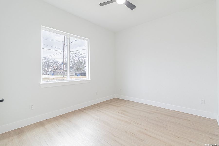 Spacious, unfurnished interior of a new home in , San Antonio (Image 11).