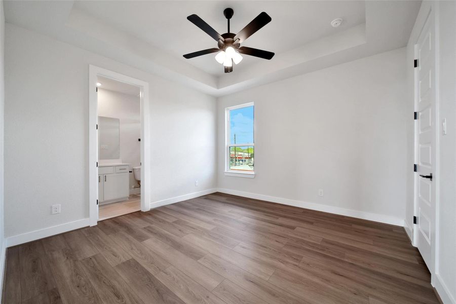 Spacious, unfurnished interior of a new home in Lago Pointe, Seabrook (Image 13).