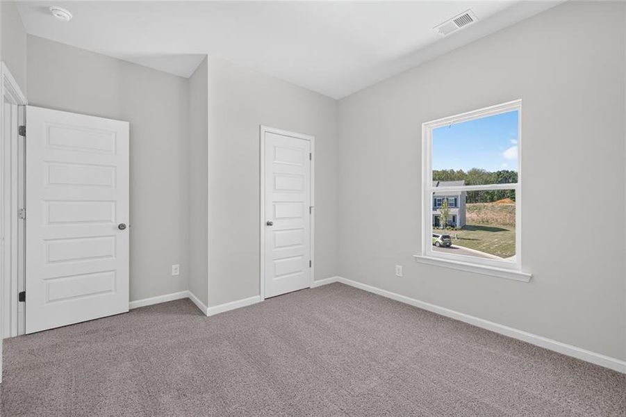 Spacious, unfurnished interior of a new home in North Haven, Rome (Image 28).