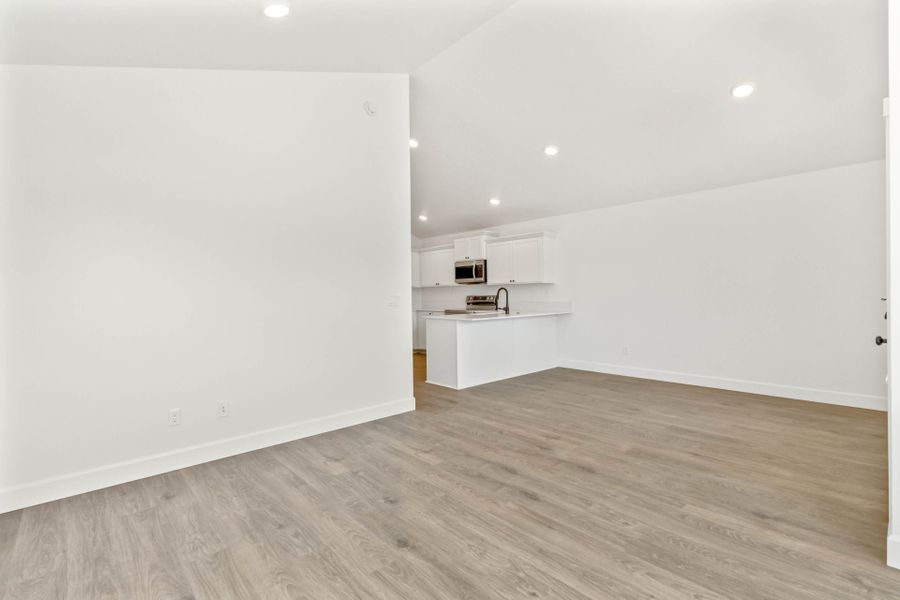 Spacious, unfurnished interior of a new home in Feather Ridge, Redmond (Image 9). Spacious, unfurnished interior of a new home in Feather Ridge, Redmond (Image 9).
