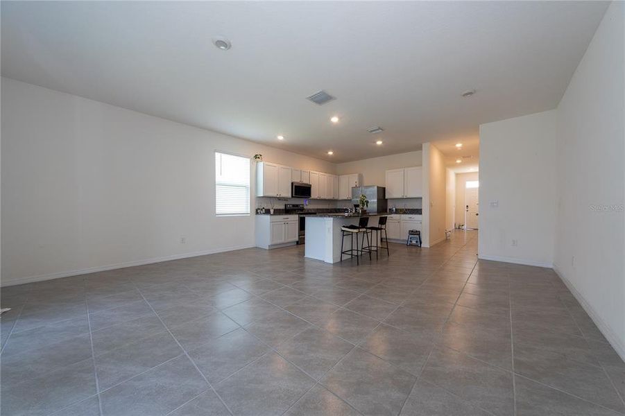 Spacious, unfurnished interior of a new home in , Wesley Chapel (Image 17). Spacious, unfurnished interior of a new home in , Wesley Chapel (Image 17).