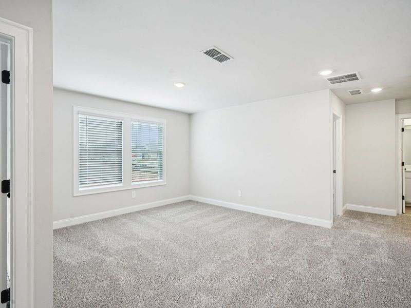 Spacious, unfurnished interior of a new home in Preserve at Mountain Creek, Pendergrass (Image 13).