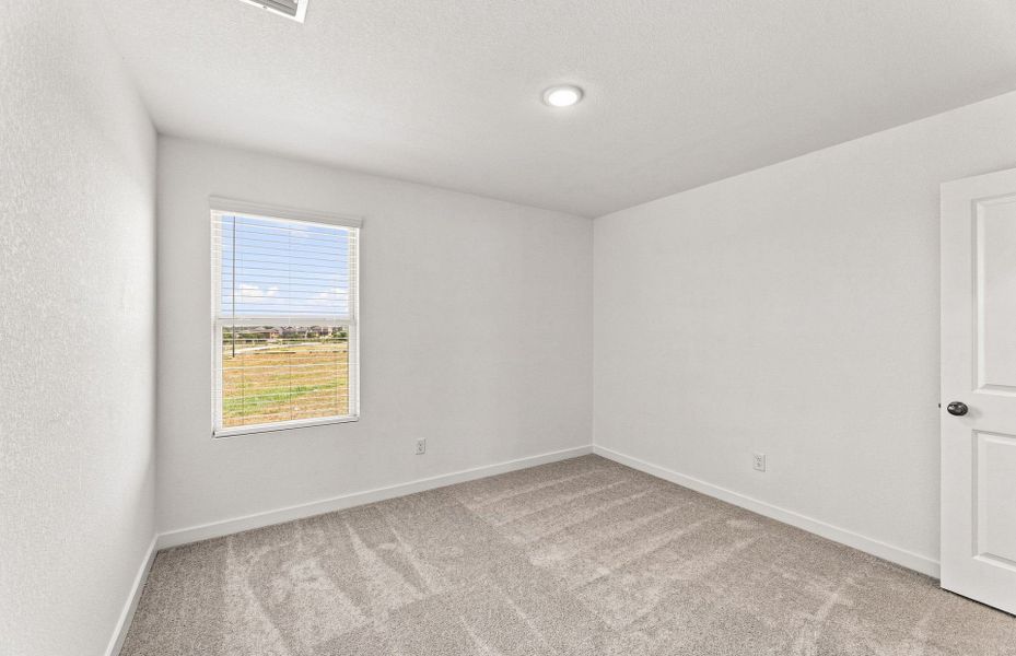 Spacious, unfurnished interior of a new home in Sonterra, Jarrell (Image 37).