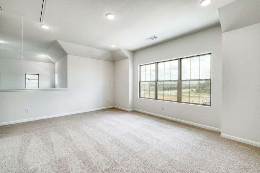 Spacious, unfurnished interior of a new home in Trinity Ranch, Elgin (Image 26).