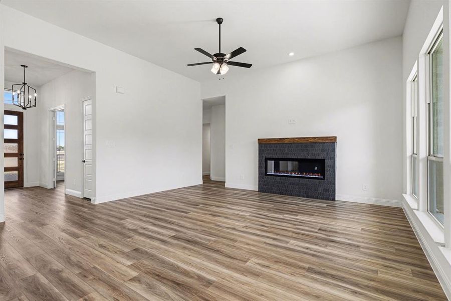 Spacious, unfurnished interior of a new home in Sagebrush Addition, Midlothian (Image 25).