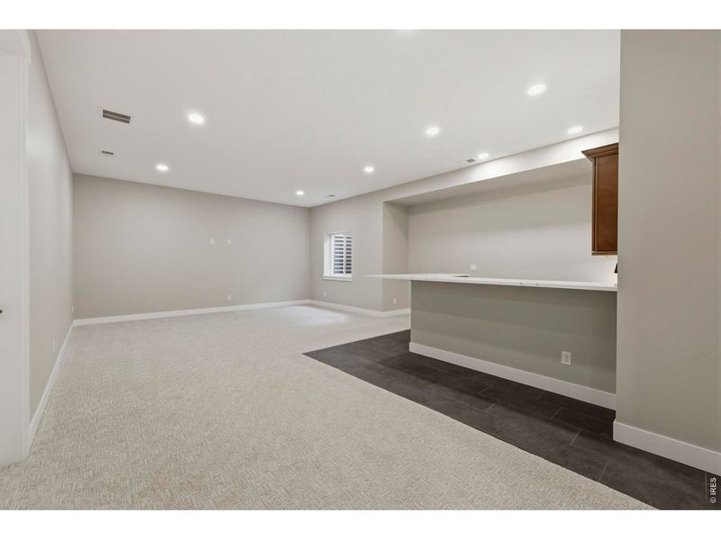 Spacious, unfurnished interior of a new home in , Berthoud (Image 24).