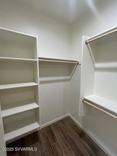 OWNERS WALK IN CLOSET