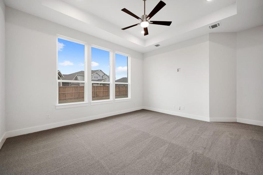 Spacious, unfurnished interior of a new home in Santa Rita Ranch, Liberty Hill (Image 25).