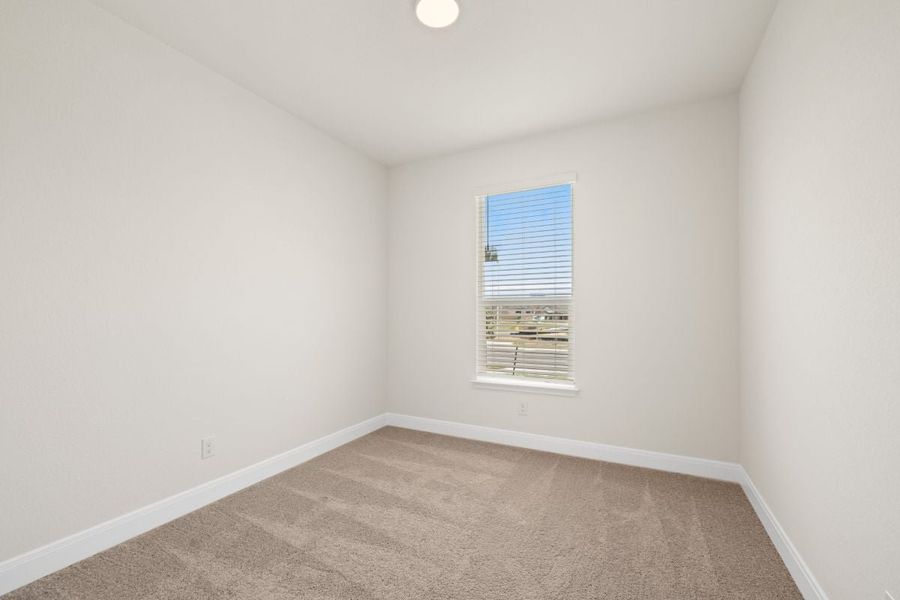 Spacious, unfurnished interior of a new home in Overlook Ranch, Georgetown (Image 24).