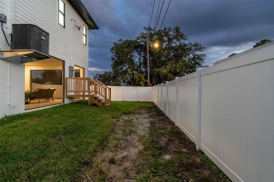 Exterior details and patio area of a home in , St. Petersburg (Image 33).