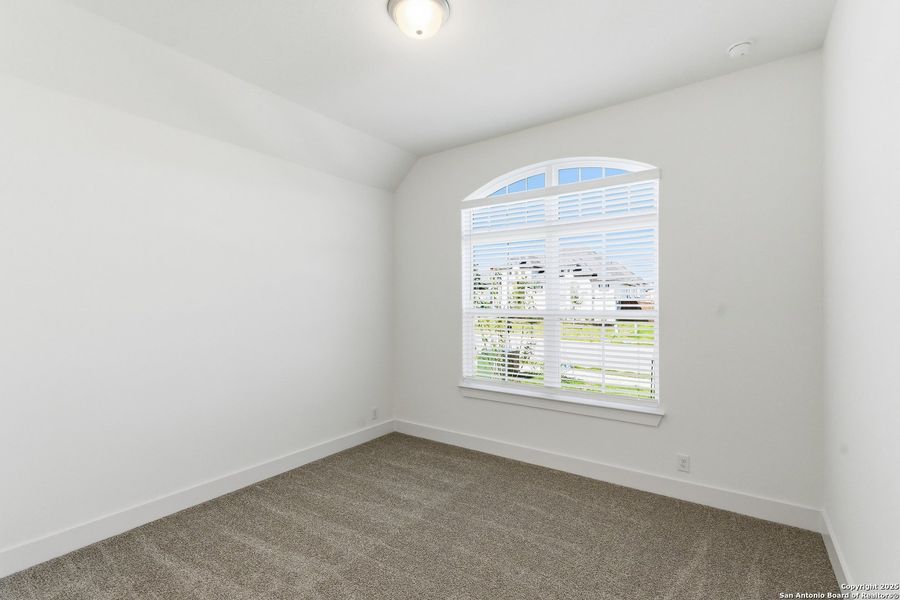 Spacious, unfurnished interior of a new home in Mesa Western, Cibolo (Image 27).