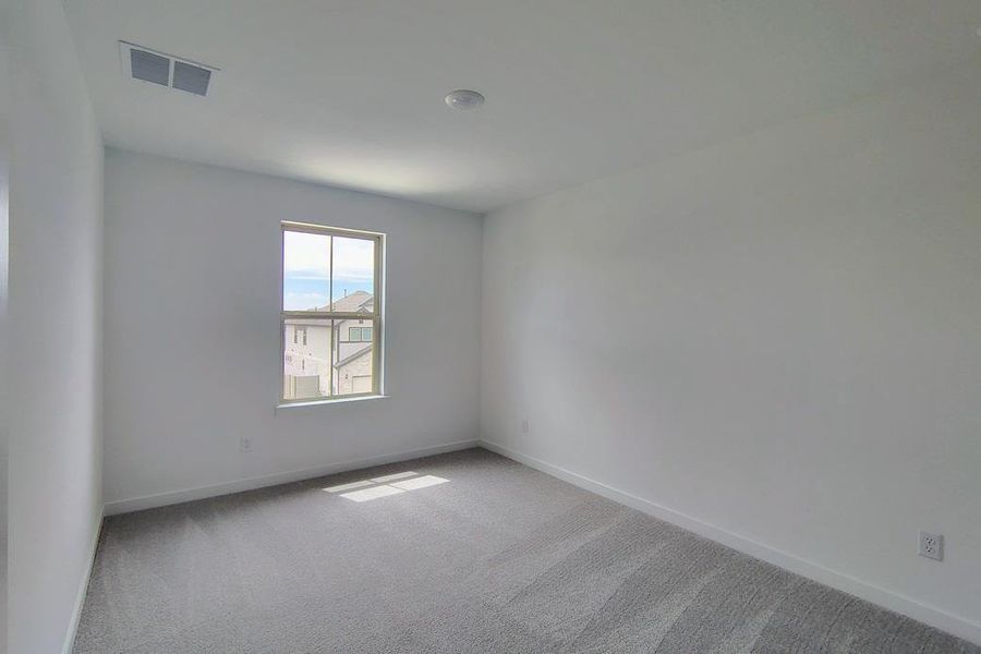 Spacious, unfurnished interior of a new home in Wolf Ranch, Georgetown (Image 26).