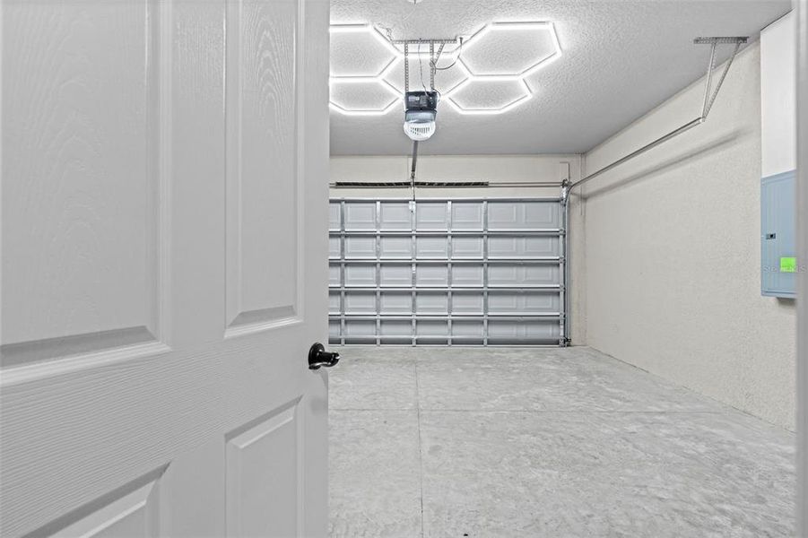 Spacious, unfurnished interior of a new home in , Homosassa (Image 20). Spacious, unfurnished interior of a new home in , Homosassa (Image 20).