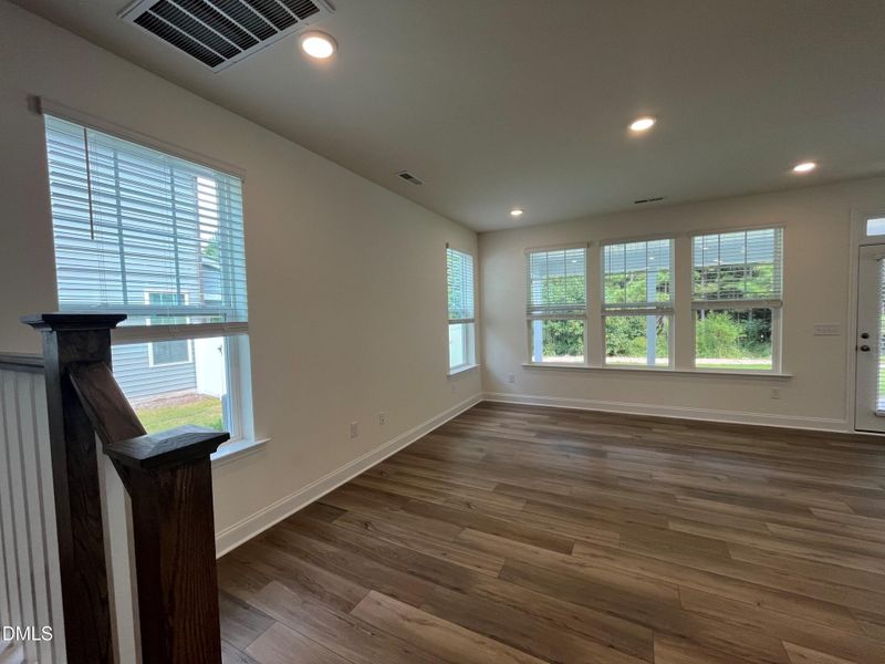 Breakfast/Dining Area
