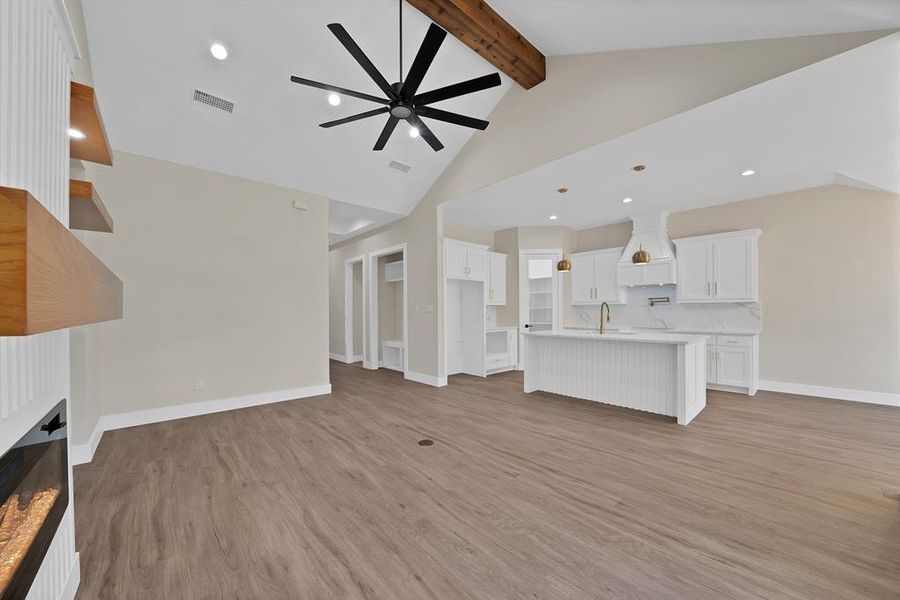 Spacious, unfurnished interior of a new home in , Dallas (Image 23).