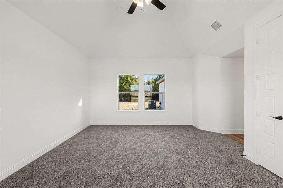 Spacious, unfurnished interior of a new home in Sagebrush Addition, Midlothian (Image 18).