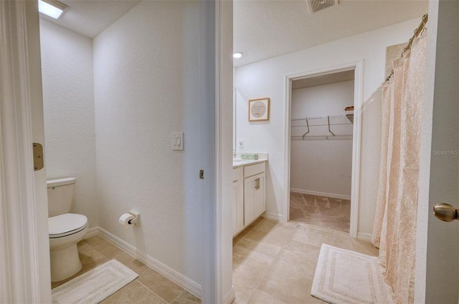 Furnished interior view inside a new home in , Bradenton (Image 28).