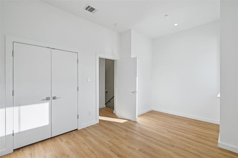 Spacious, unfurnished interior of a new home in , Dallas (Image 36). Spacious, unfurnished interior of a new home in , Dallas (Image 36).