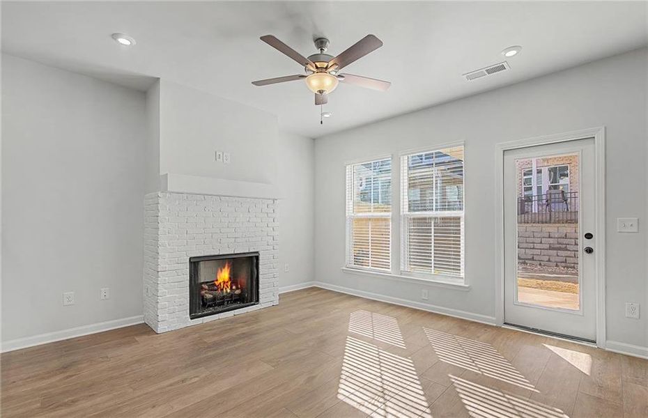 Spacious, unfurnished interior of a new home in Adler Springs, Powder Springs (Image 6).