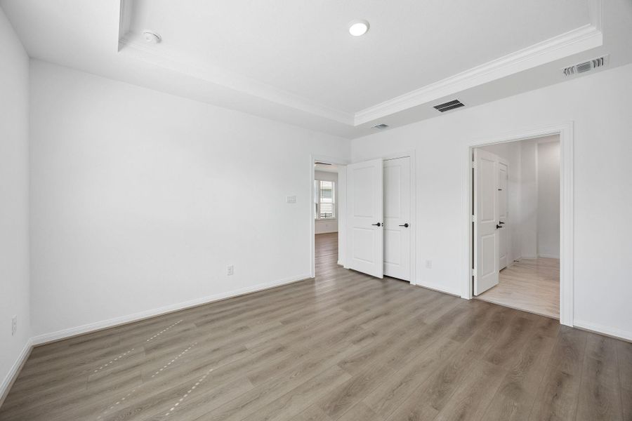 Spacious, unfurnished interior of a new home in Del Webb in Chambers Creek, Willis (Image 18).