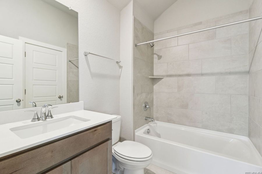 Furnished interior view inside a new home in Sagebrooke - Classic Series, San Antonio (Image 12).