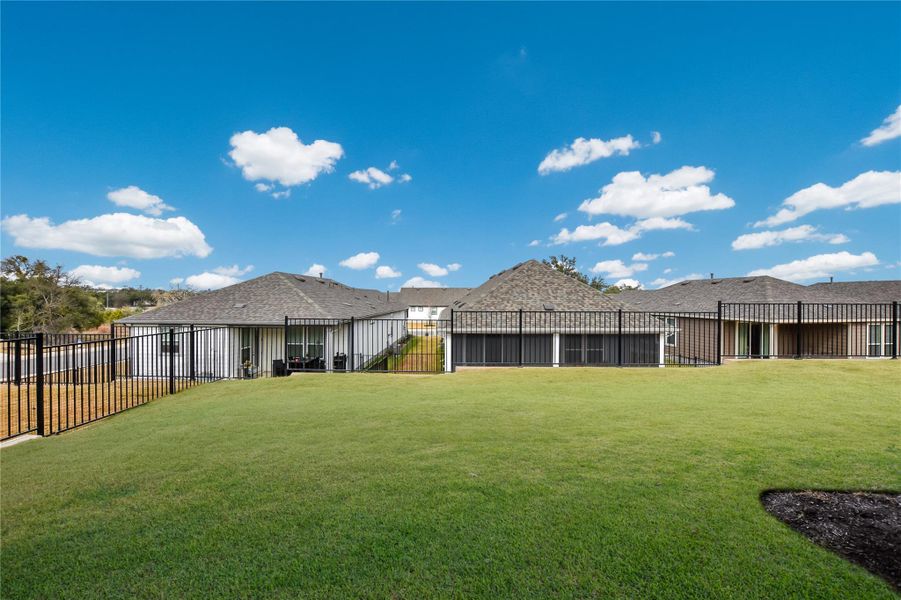 Exterior details and patio area of a home in Sun City Texas, Georgetown (Image 24).