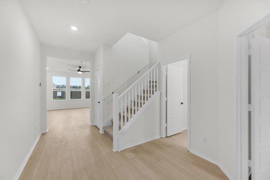 Spacious, unfurnished interior of a new home in Overlook Ranch, Georgetown (Image 19).
