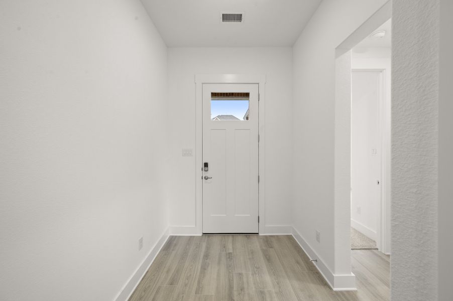 Representative unfurnished interior of a home built from the Patriot by Rockwell Homes in Wildflower Ranch, Fort Worth (Image 57).