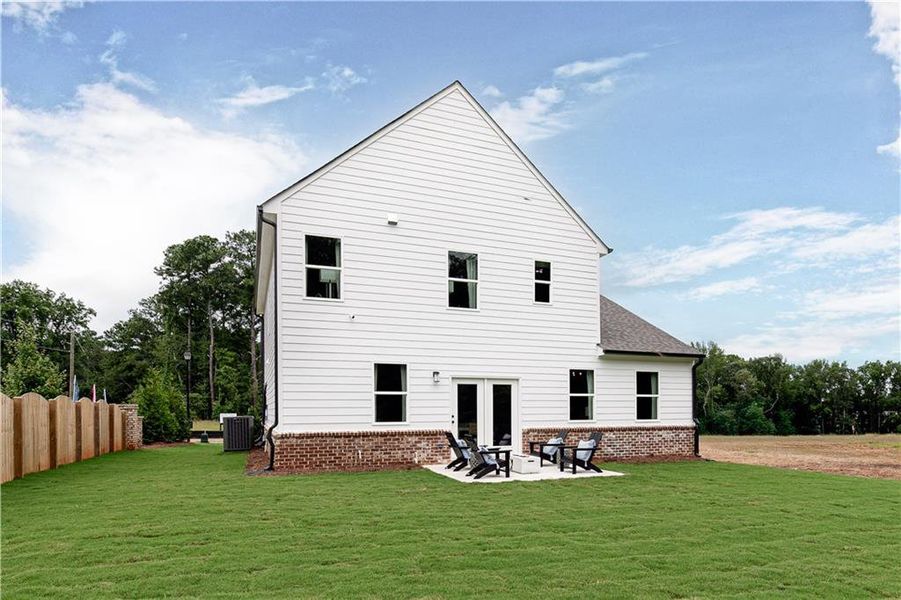 Image 33 of a home in River Oaks.