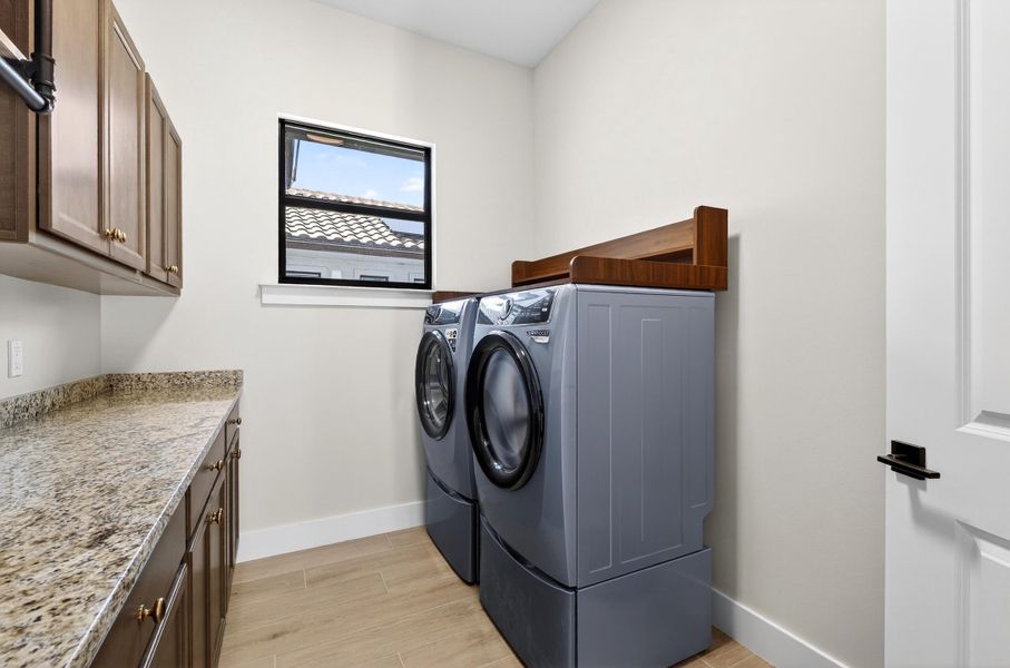 CM MEDIA-12 CM MEDIA-12