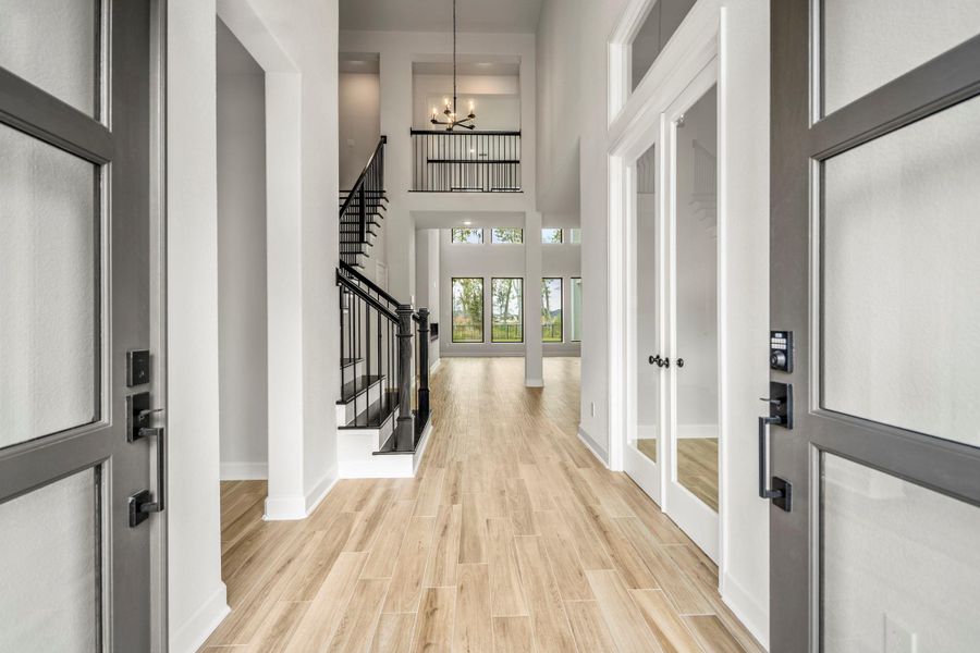 Spacious, unfurnished interior of a new home in Sienna 70' Lots, Missouri City (Image 23). Spacious, unfurnished interior of a new home in Sienna 70' Lots, Missouri City (Image 23).