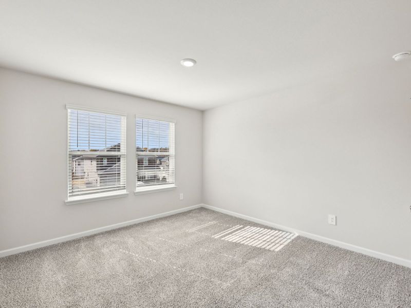 Spacious, unfurnished interior of a new home in Creekside at Oxford Park, Fairburn (Image 19).