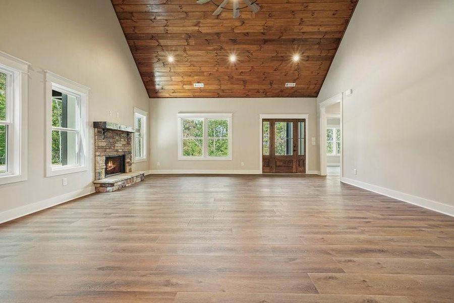 Spacious, unfurnished interior of a new home in , Talking Rock (Image 36).