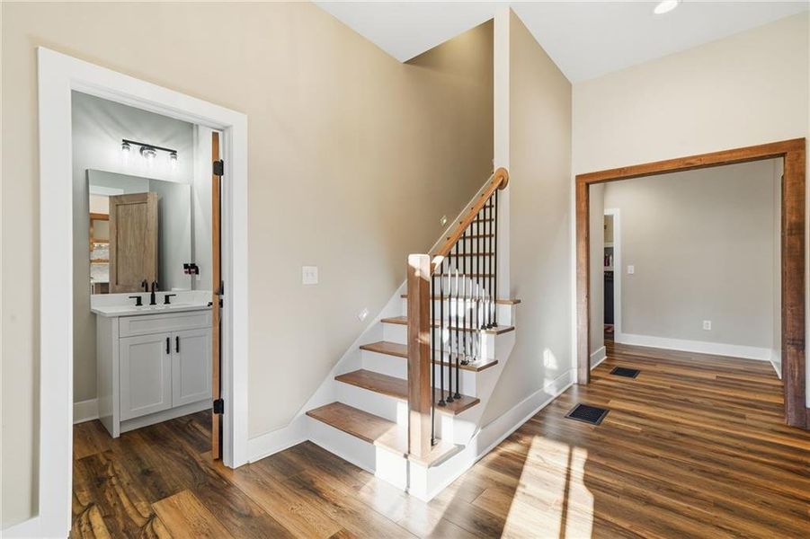 Furnished interior view inside a new home in , Jasper (Image 7).
