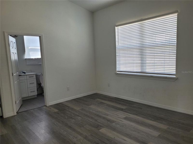 Spacious, unfurnished interior of a new home in , Ocala (Image 19).
