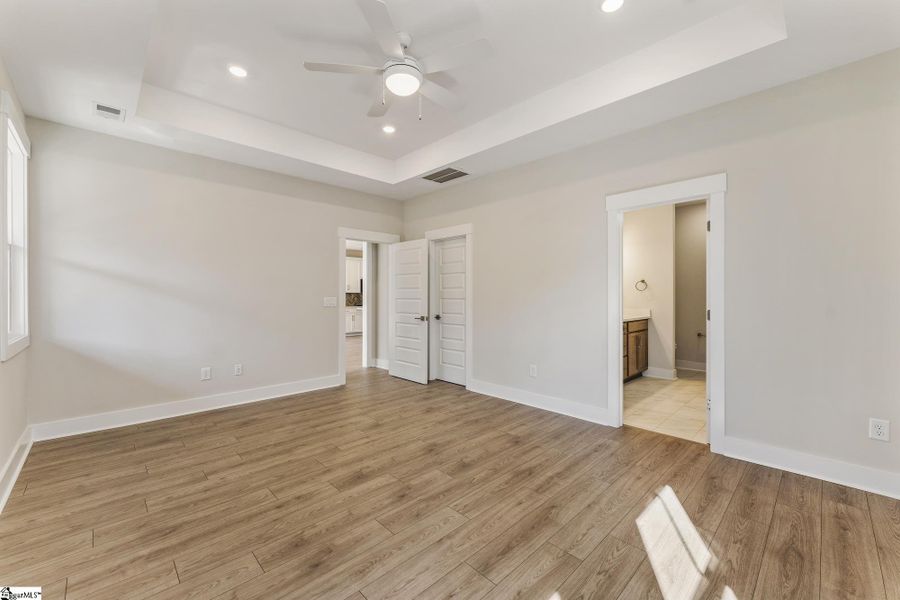 Spacious, unfurnished interior of a new home in Saratoga Oaks, Williamston (Image 29).