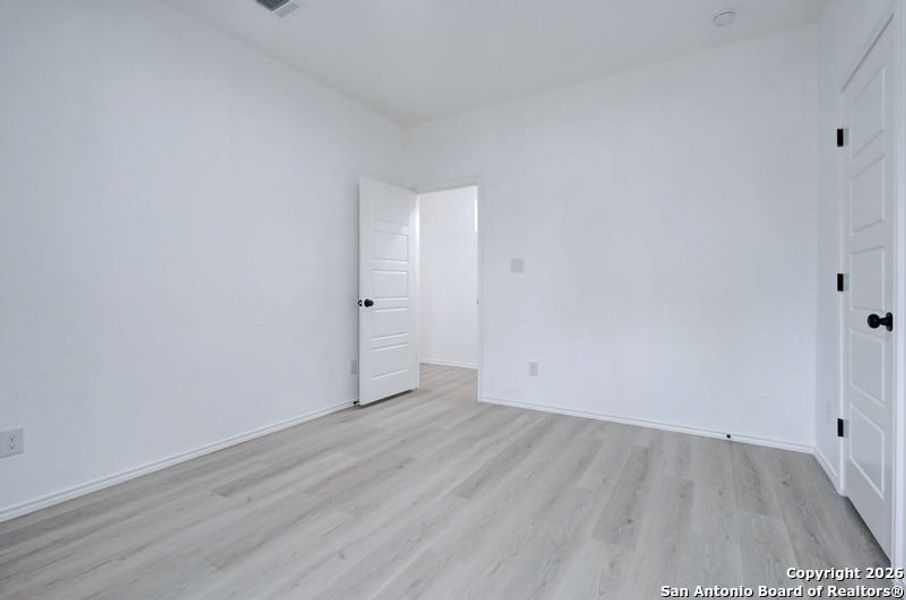 Spacious, unfurnished interior of a new home in , San Antonio (Image 18).