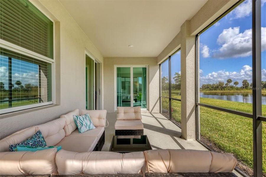 Exterior details and patio area of a home in , Venice (Image 20).