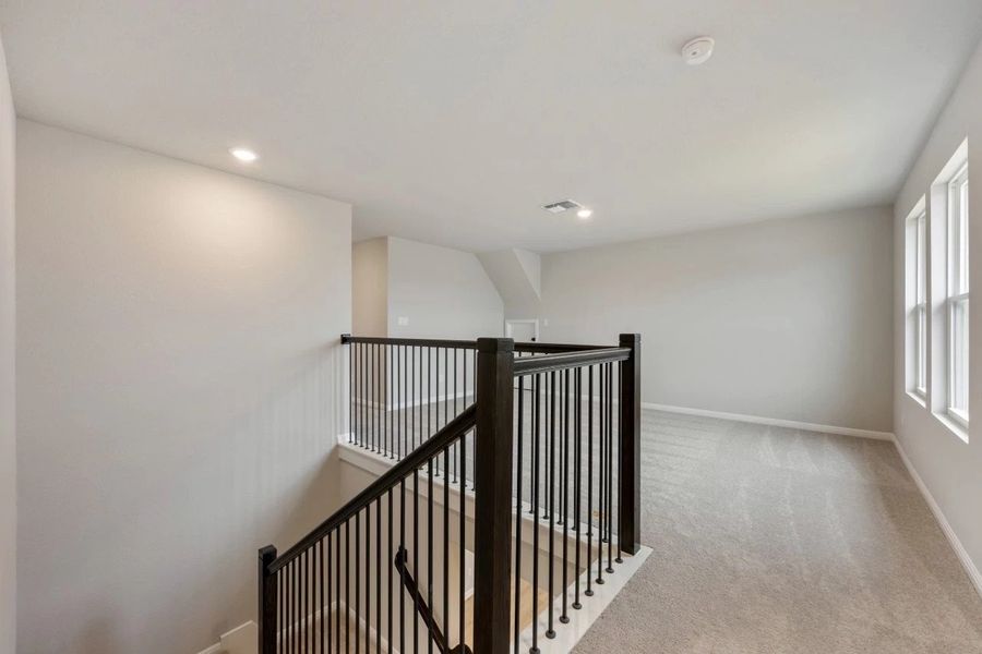 Spacious, unfurnished interior of a new home in Berry Creek Highlands, Georgetown (Image 40).