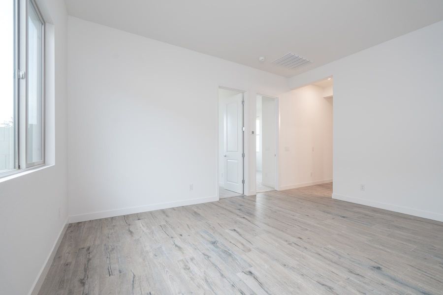 Spacious, unfurnished interior of a new home in Soleo, San Tan Valley (Image 13).