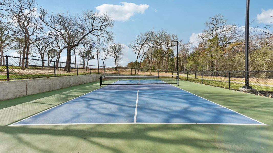 Community amenities in Valverde, Bastrop (Image 16).