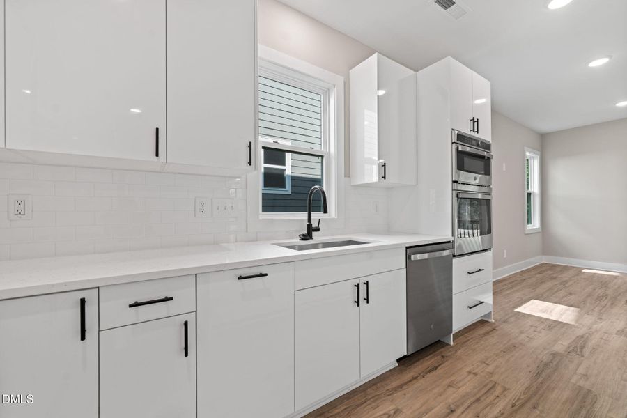 215 summer breeze kitchen 4