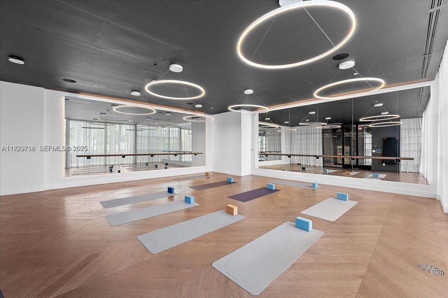 Community amenities in , Miami (Image 30).