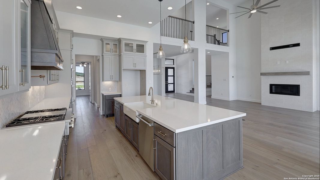 Furnished interior view inside a new home in George's Ranch Acre, Boerne (Image 17).