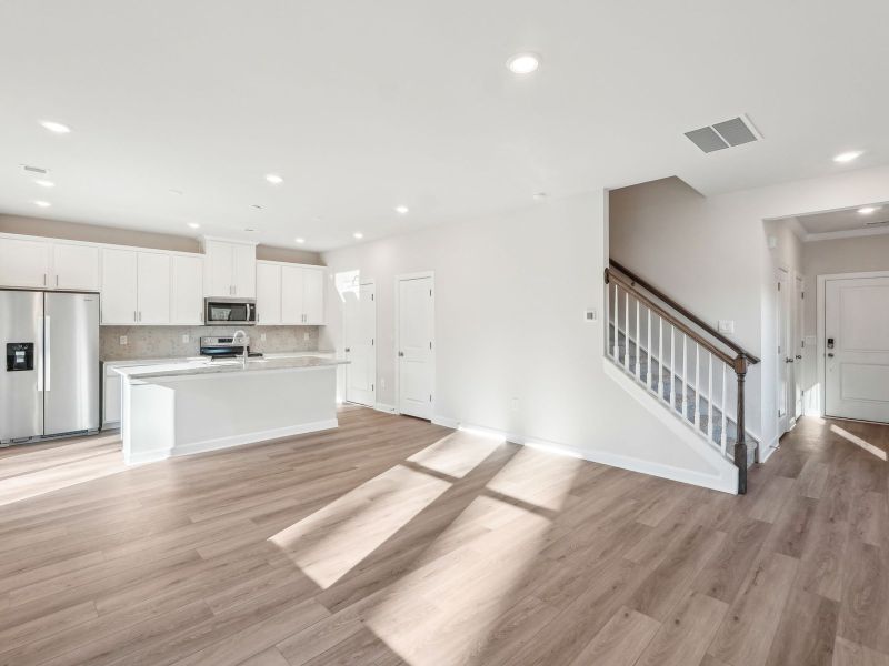 Spacious, unfurnished interior of a new home in Walnut Reserve, Conover (Image 12).