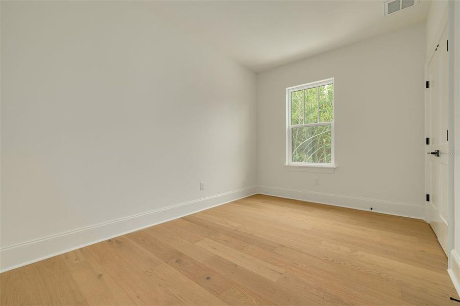 Spacious, unfurnished interior of a new home in , St. Petersburg (Image 23).