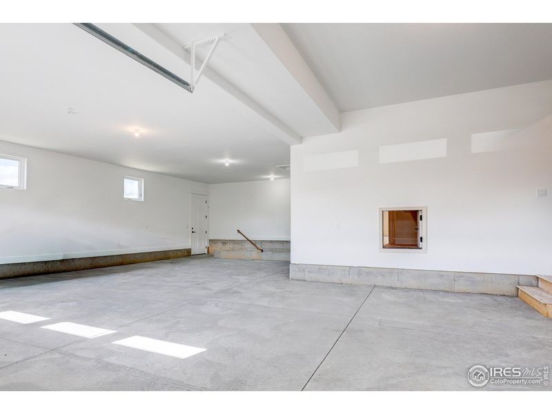 Spacious, unfurnished interior of a new home in , Berthoud (Image 24).