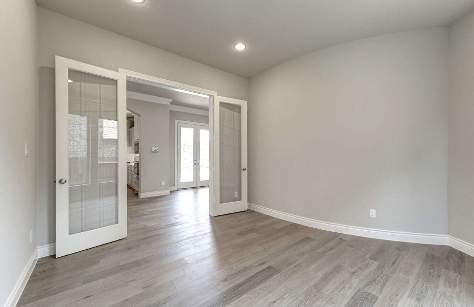 Spacious, unfurnished interior of a new home in Artavia 70′, Conroe (Image 20).
