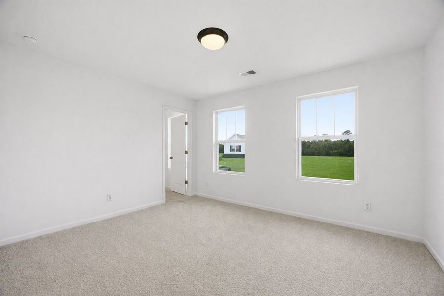 Spacious, unfurnished interior of a new home in Reeves Crossing, St. George (Image 6).